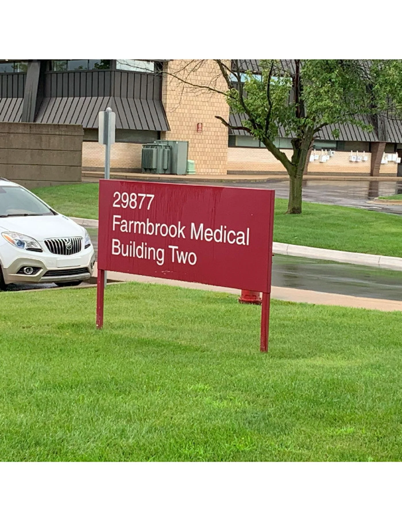 Photo 2 of 29877 Telegraph Rd, Southfield, MI 48034