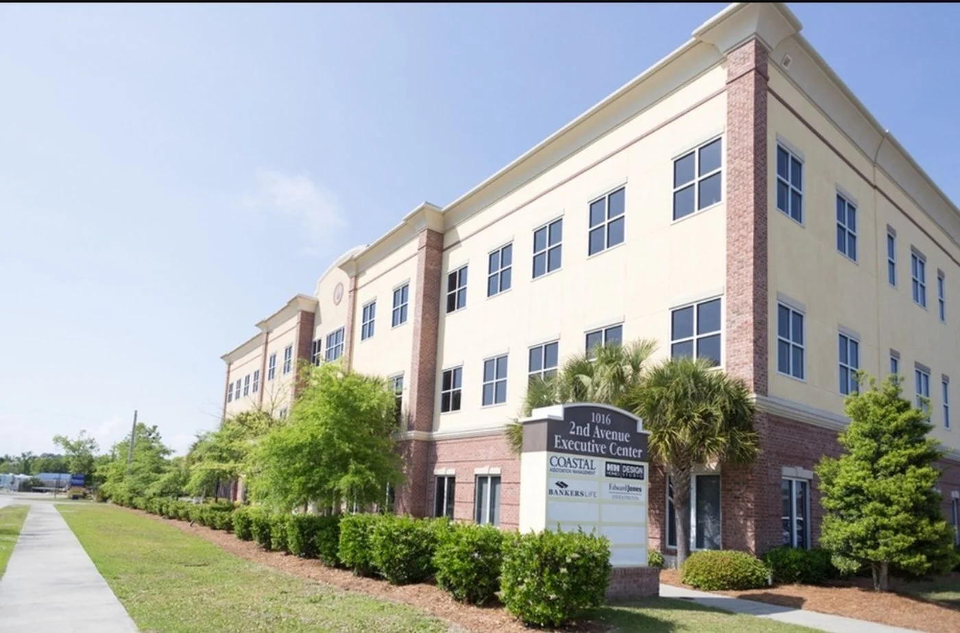 Photo 3 of 1016 2nd Ave N, North Myrtle Beach, SC 29582