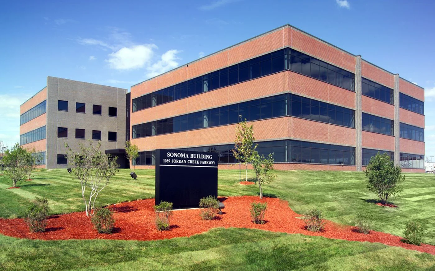 Photo 1 of 1089 Jordan Creek Pkwy, West Des Moines, IA 50266