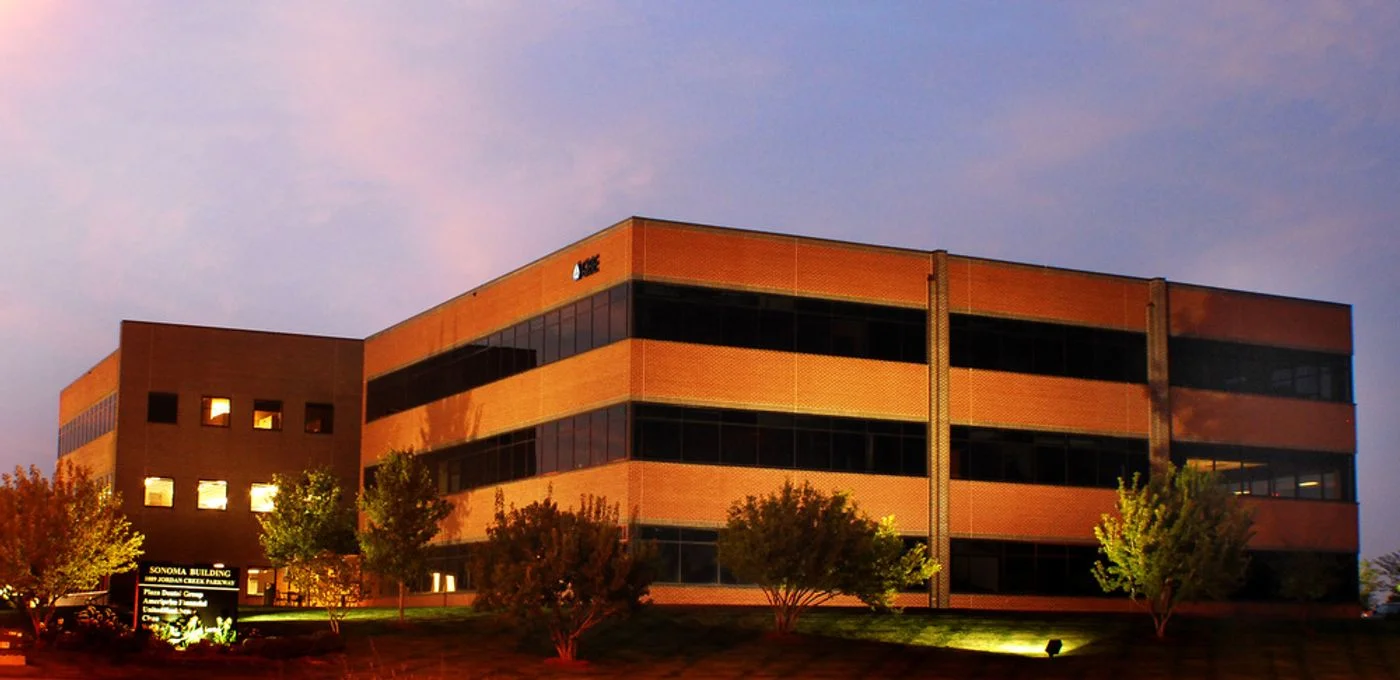 Photo 2 of 1089 Jordan Creek Pkwy, West Des Moines, IA 50266