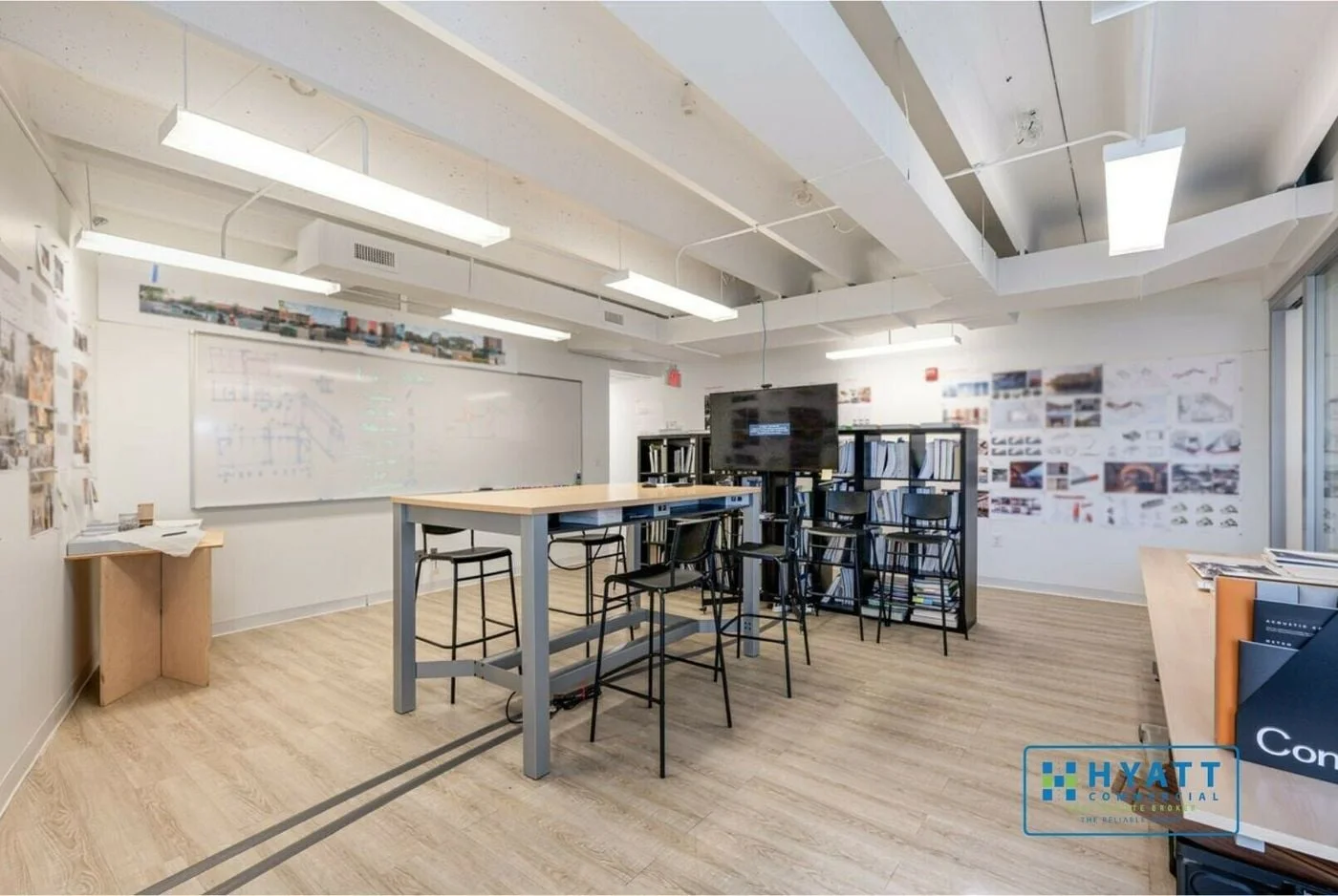 Photo 2 of 2200 Somerville Rd, Annapolis, MD 21401