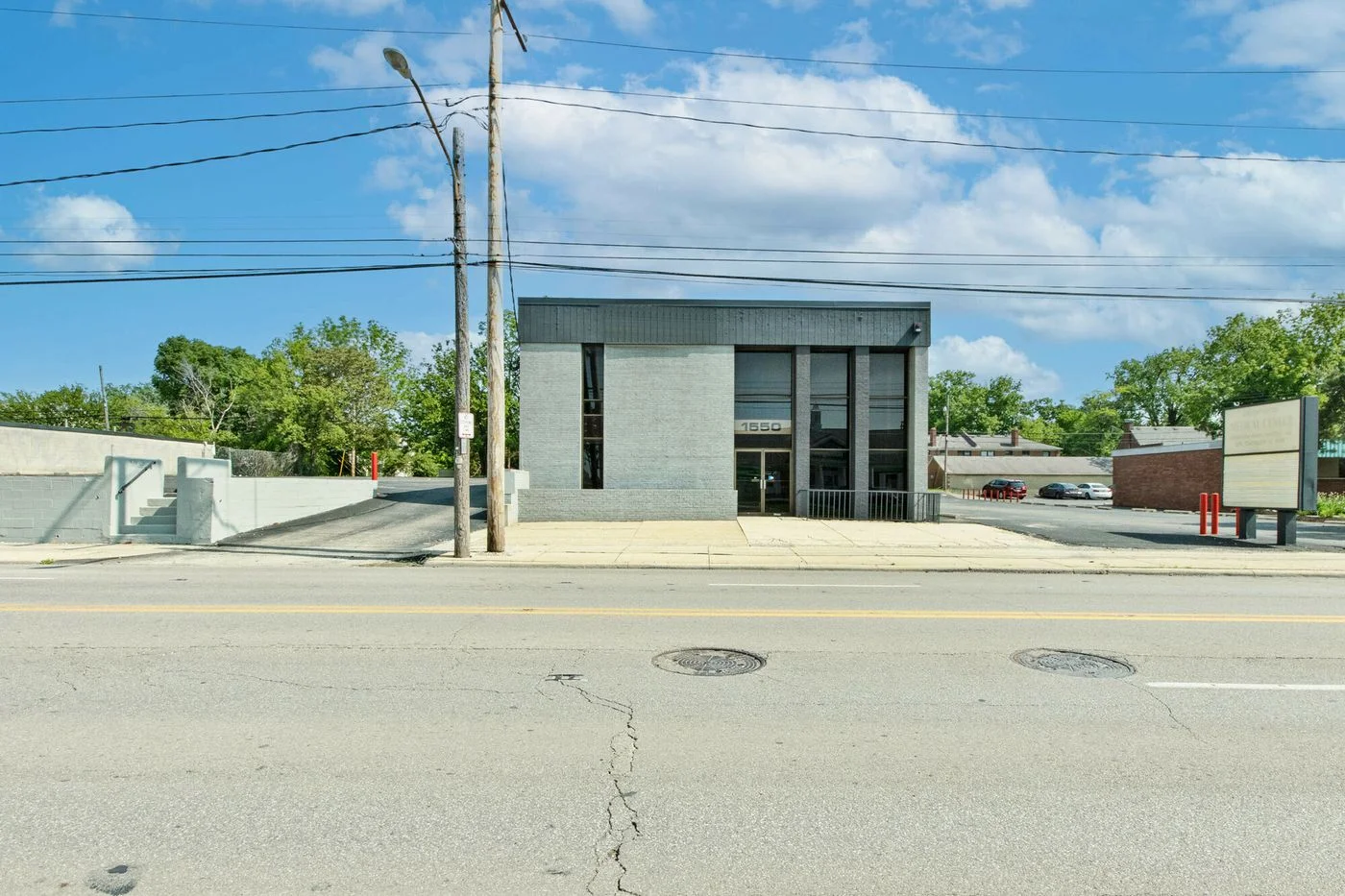 Photo-2 of 1550 W 5th Ave, Columbus, OH 43212