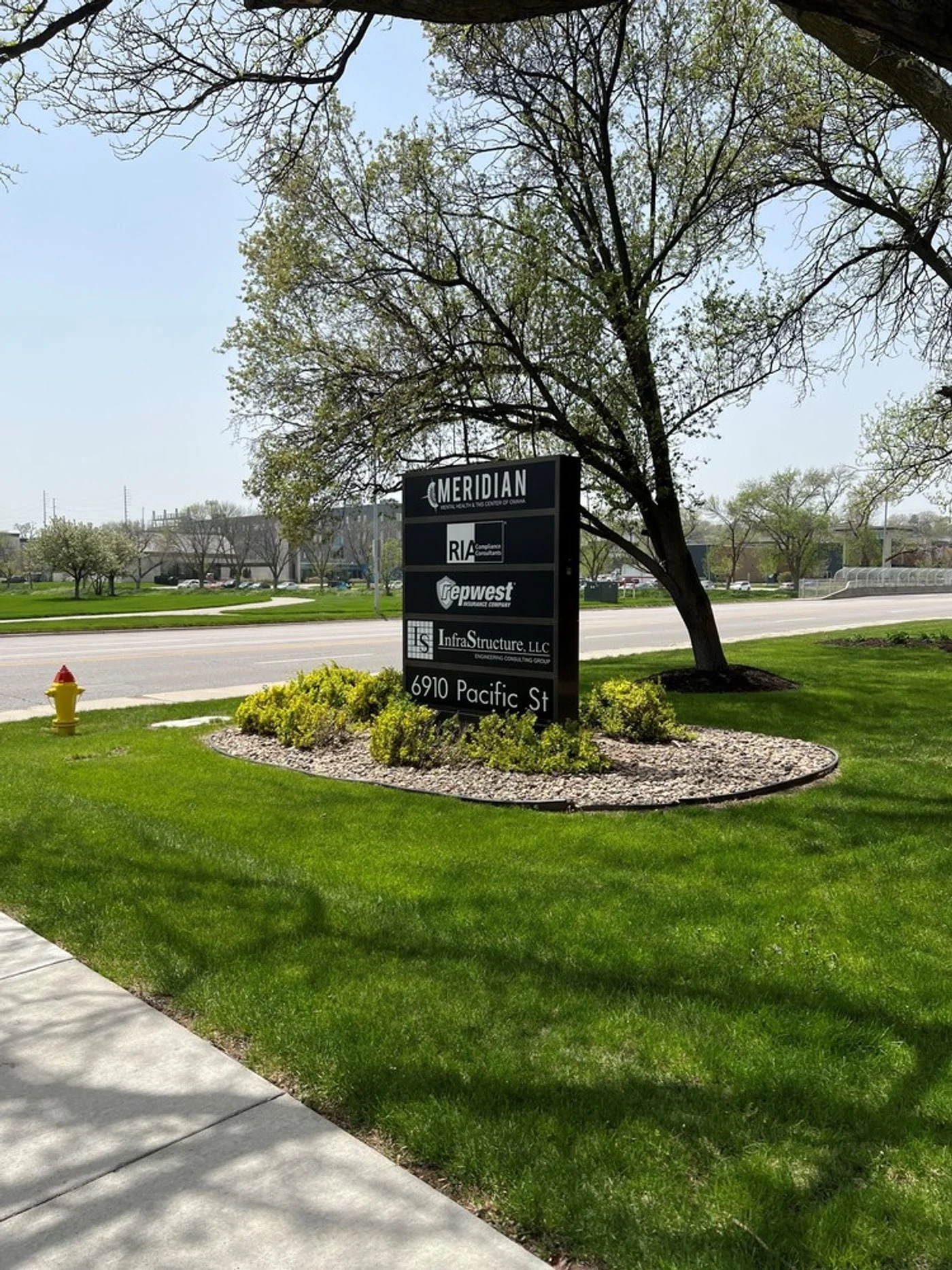 Photo 3 of 6910 Pacific St, Omaha, NE 68106