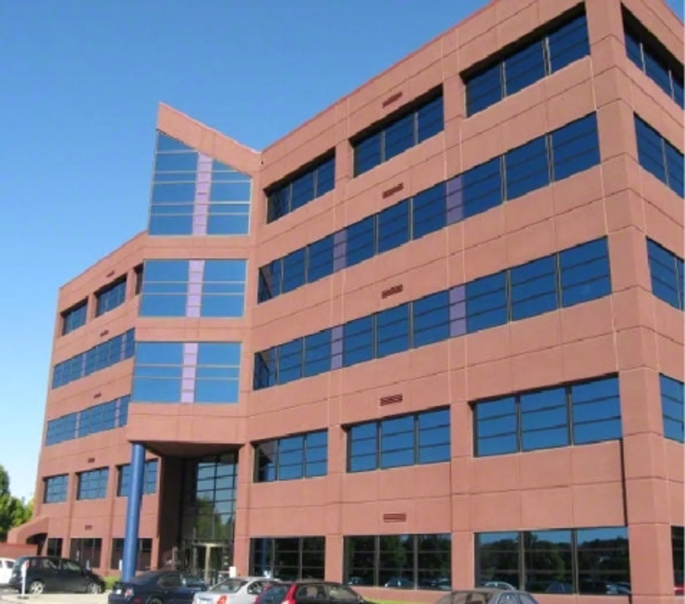 Photo 3 of 1000 N 90th St, Omaha, NE 68114