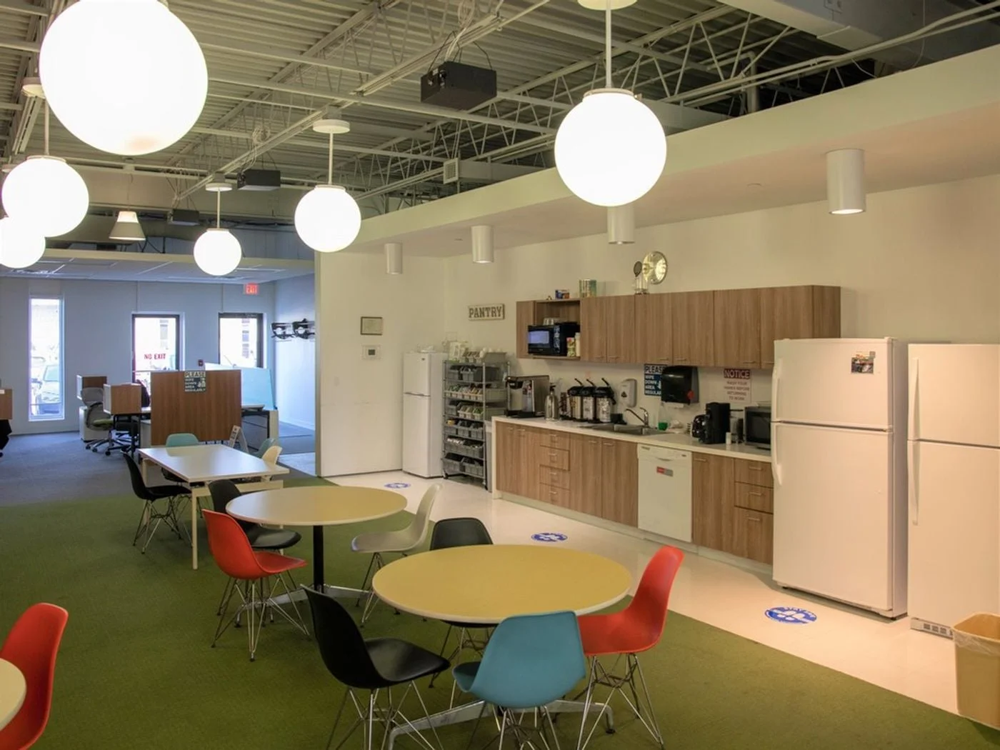 Photo 3 of 10202-20 F Street, Omaha, NE 68127