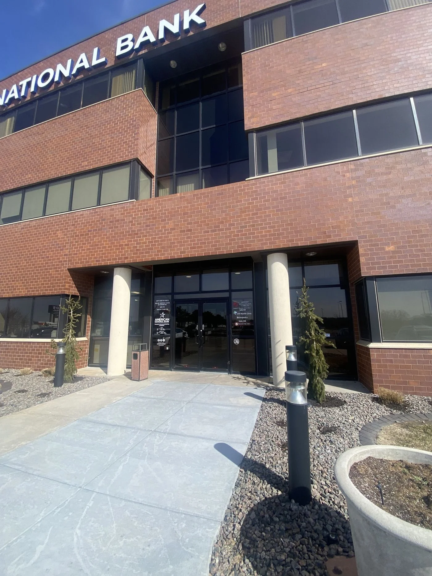 Photo 3 of 1413 S Washington St, Papillion, NE 68046