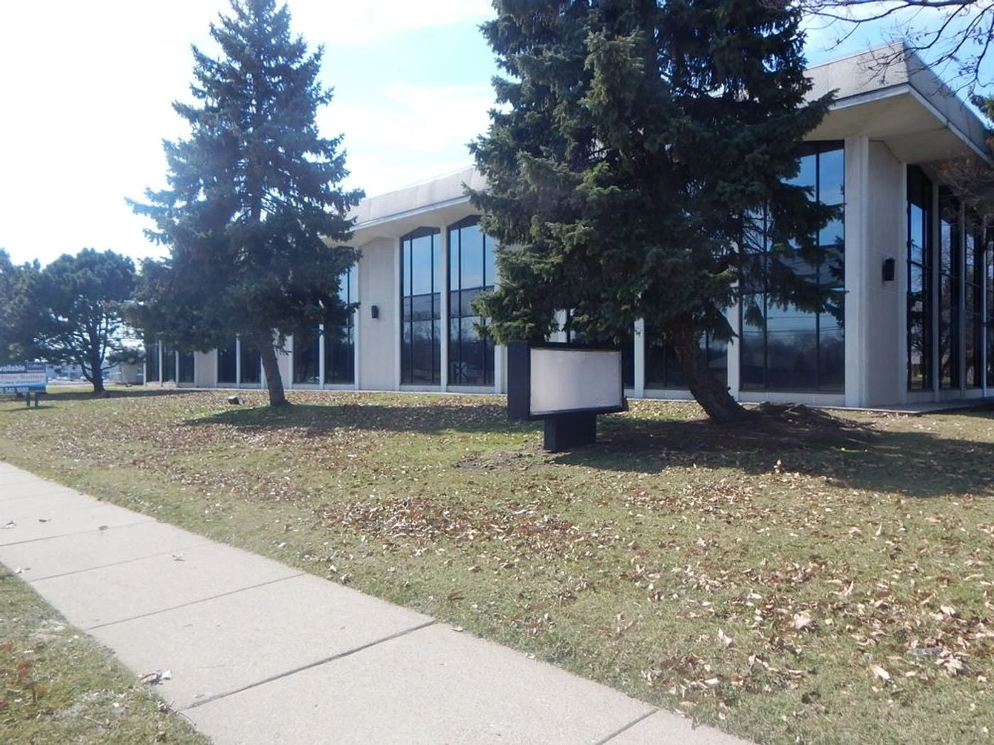 Photo 2 of 1 Ajax Dr, Madison Heights, MI 48071