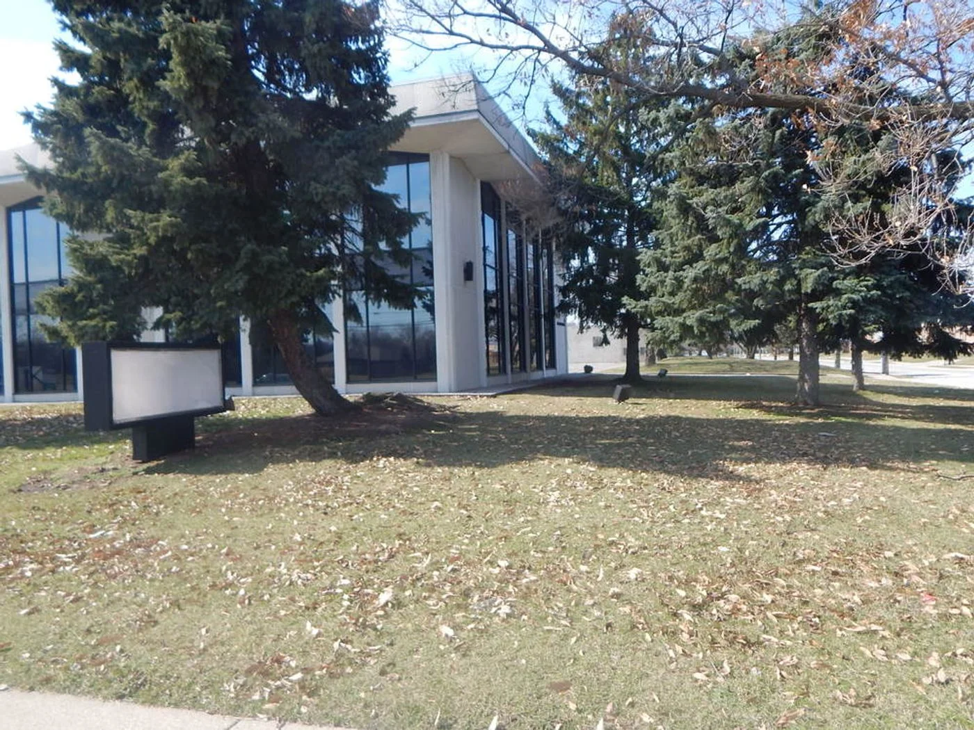 Photo 3 of 1 Ajax Dr, Madison Heights, MI 48071