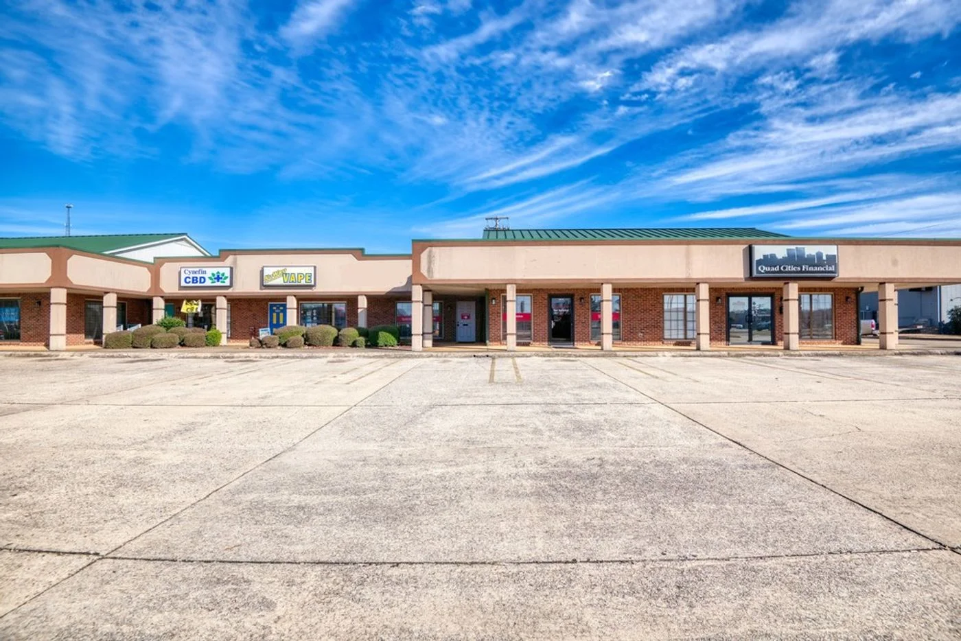 Photo-3 of 208 Cox Creek Pkwy, Florence, AL 35630