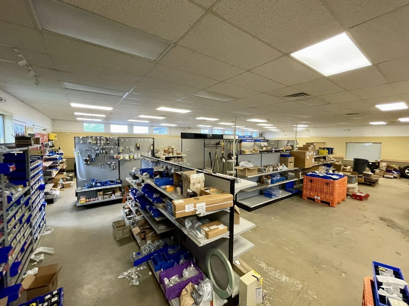 Photo 3 of 1219 Lisbon St, Lewiston, ME 04240