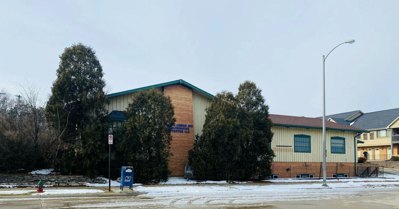 Photo 2 of 10045 W Lisbon Ave, Wauwatosa, WI 53222