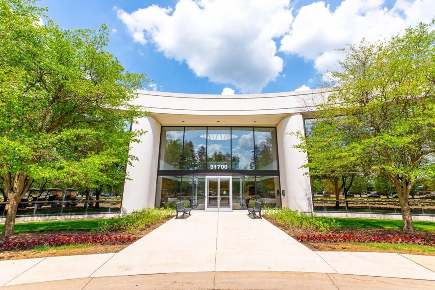 Photo-2 of 31700 Middlebelt Rd, Farmington Hills, MI 48334