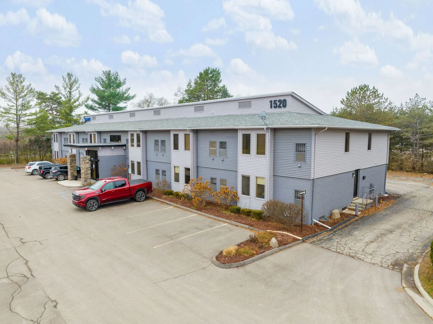 Photo 3 of 1520 S Lapeer Rd, Lake Orion, MI 48360