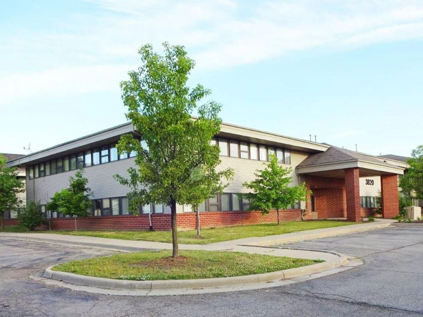 Photo 1 of 3800 Packard St, Ann Arbor, MI 48108