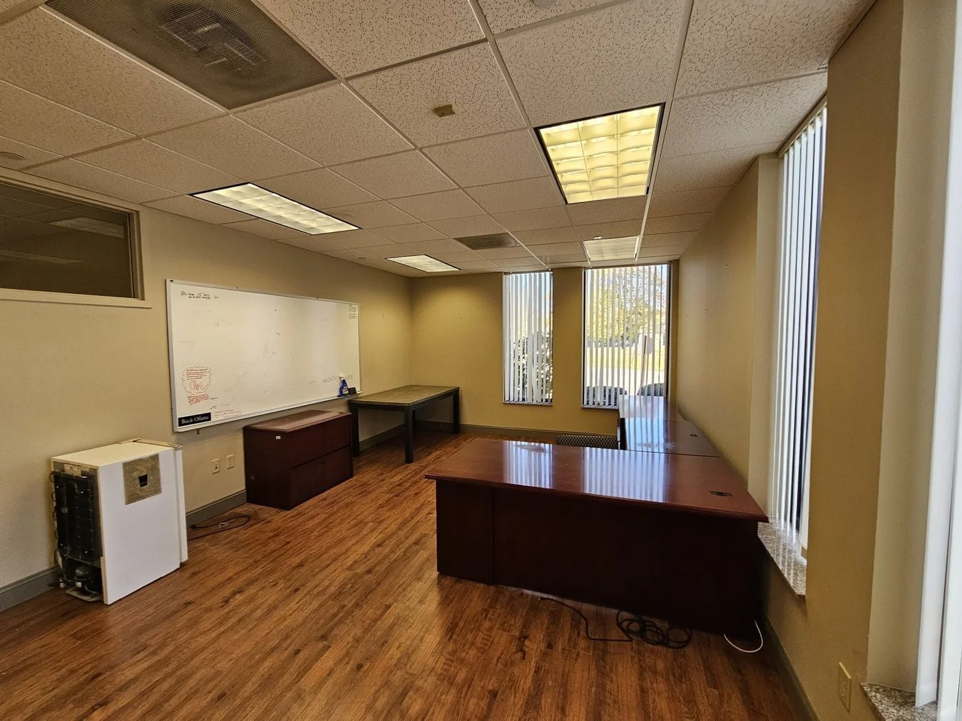 Photo 3 of 526 Boston Post Rd, Wayland, MA 01778