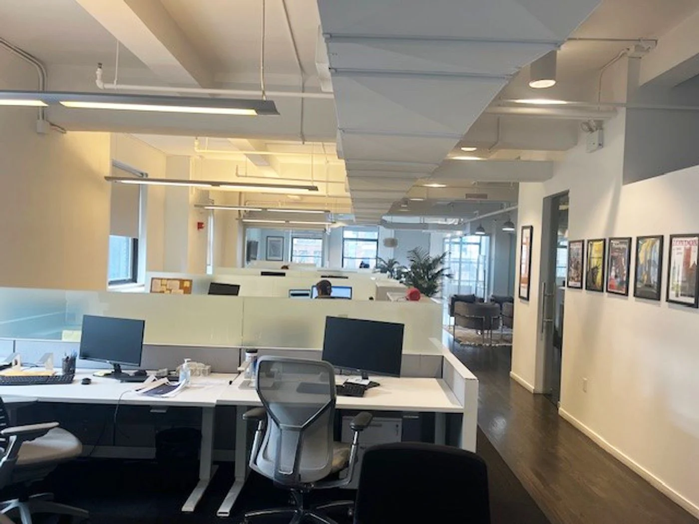 Photo 1 of 21 W 38th St, New York, NY 10018