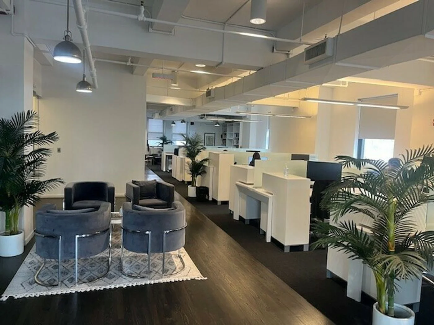 Photo 2 of 21 W 38th St, New York, NY 10018