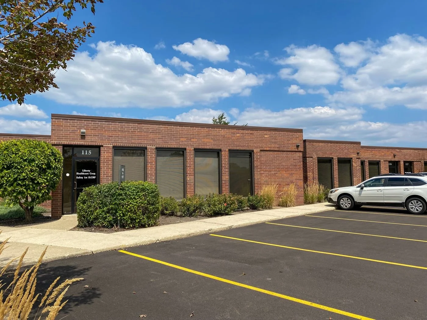 Photo-3 of 125 Windsor Dr, Oak Brook, IL 60523