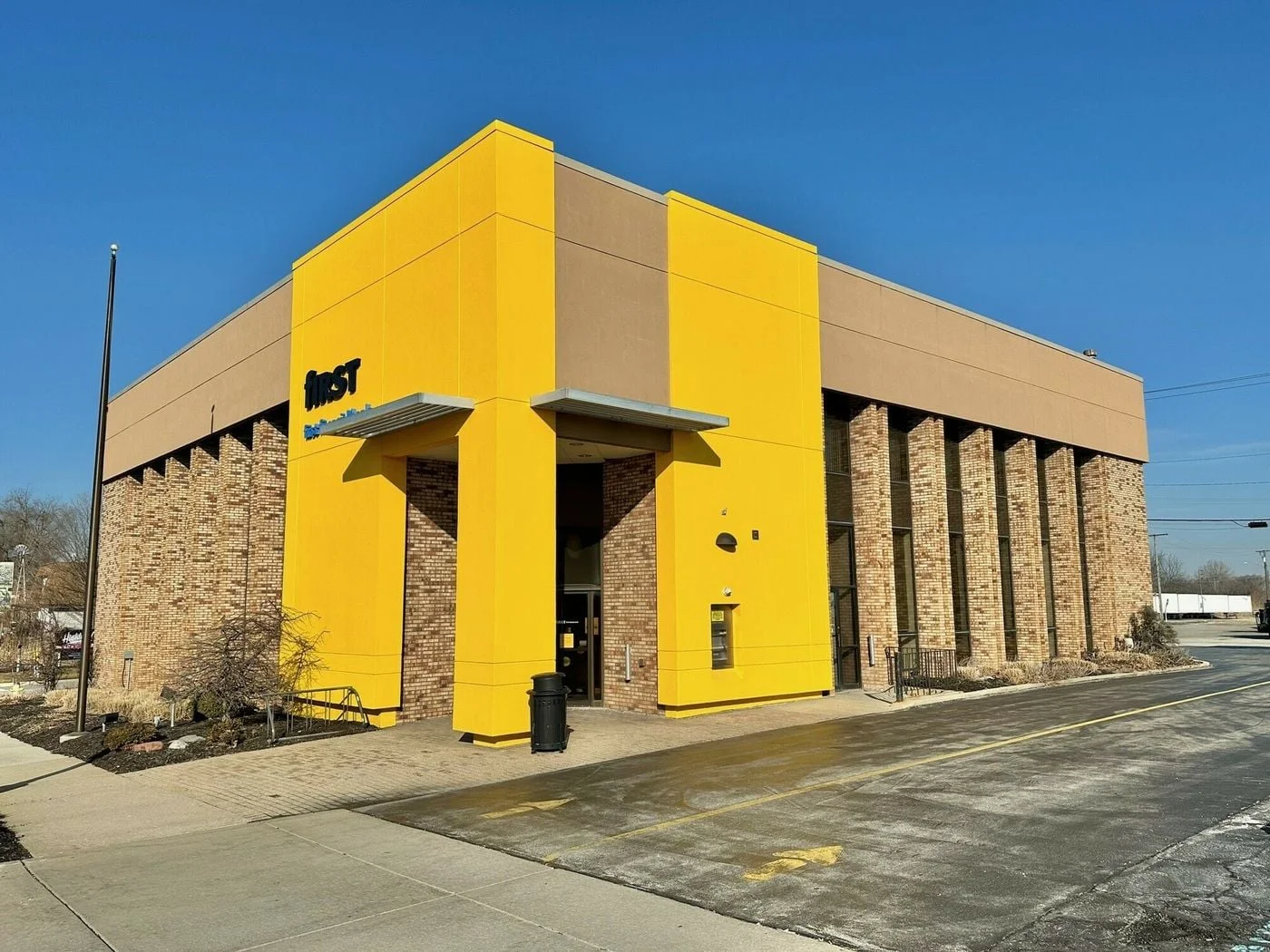 Photo 2 of 2611 Highway Ave, Highland, IN 46322