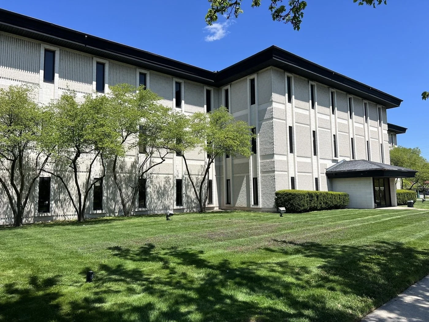 Photo 2 of 20500 Eureka Rd, Taylor, MI 48180