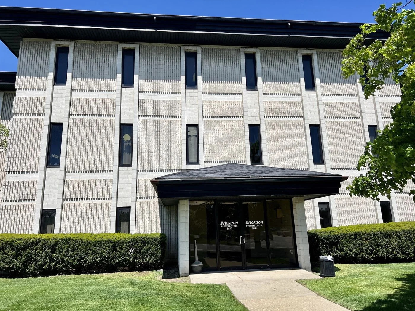 Photo 3 of 20500 Eureka Rd, Taylor, MI 48180