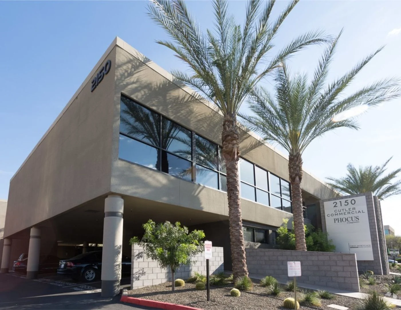 Photo 3 of 2150 E Highland Ave, Phoenix, AZ 85016