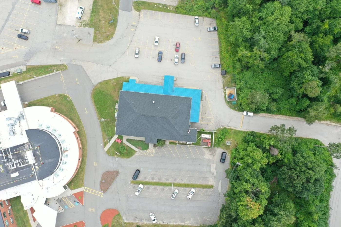 Photo 3 of 336 Thompson Rd, Webster, MA 01570