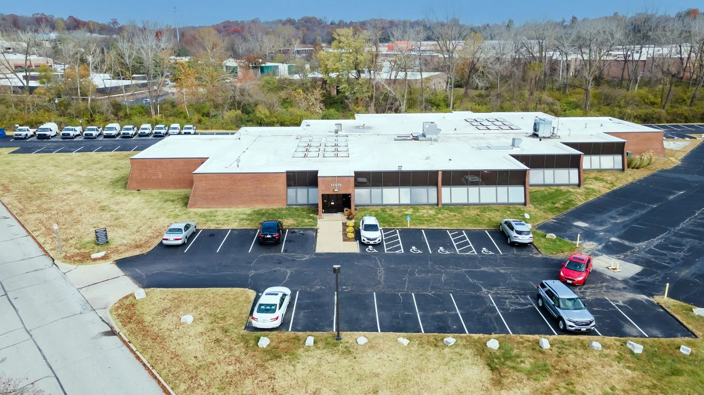 Photo-1 of 13975 Manchester Rd, Ballwin, MO 63011