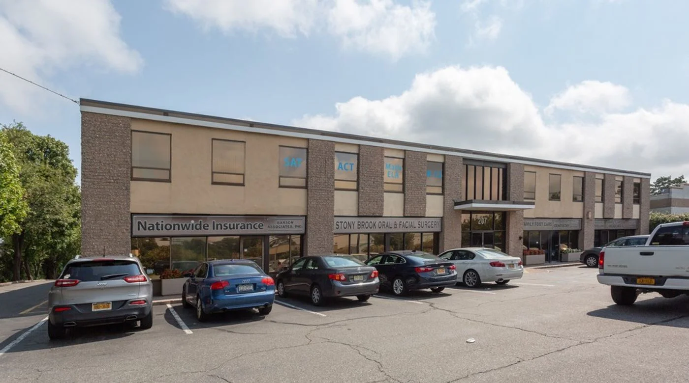 Photo 2 of 207 Hallock Rd, Stony Brook, NY 11790