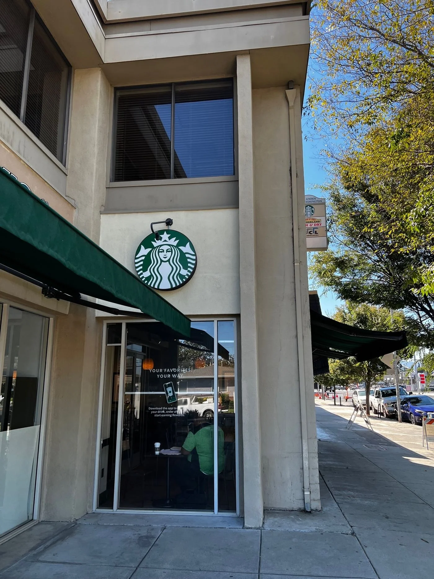 Photo-1 of 990 Linden Dr, Santa Clara, CA 95050