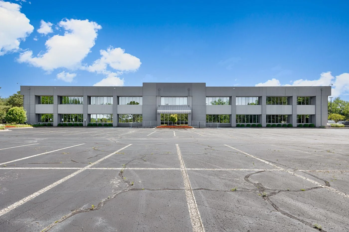 Photo 3 of 555 Discovery Dr NW, Huntsville, AL 35806