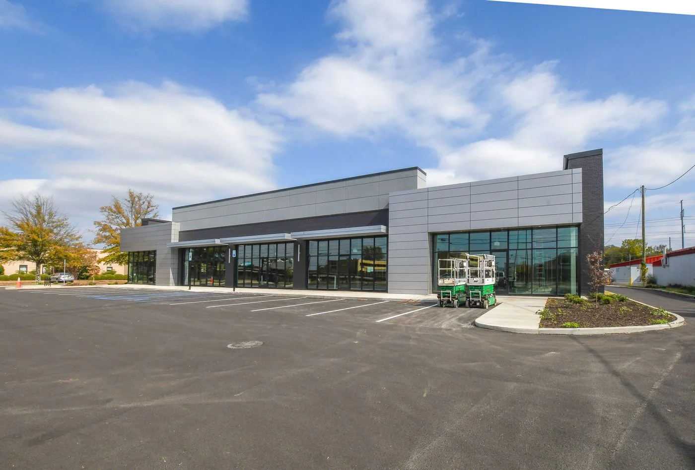 Photo 3 of 3409 Memorial Pkwy SW, Huntsville, AL 35801