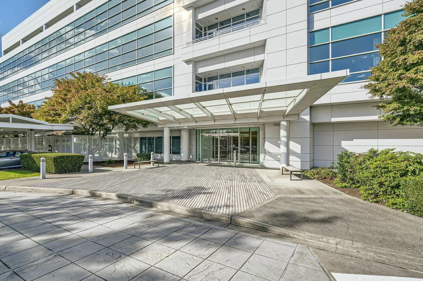 Photo-2 of 1901 Oakesdale Ave SW, Renton, WA 98057