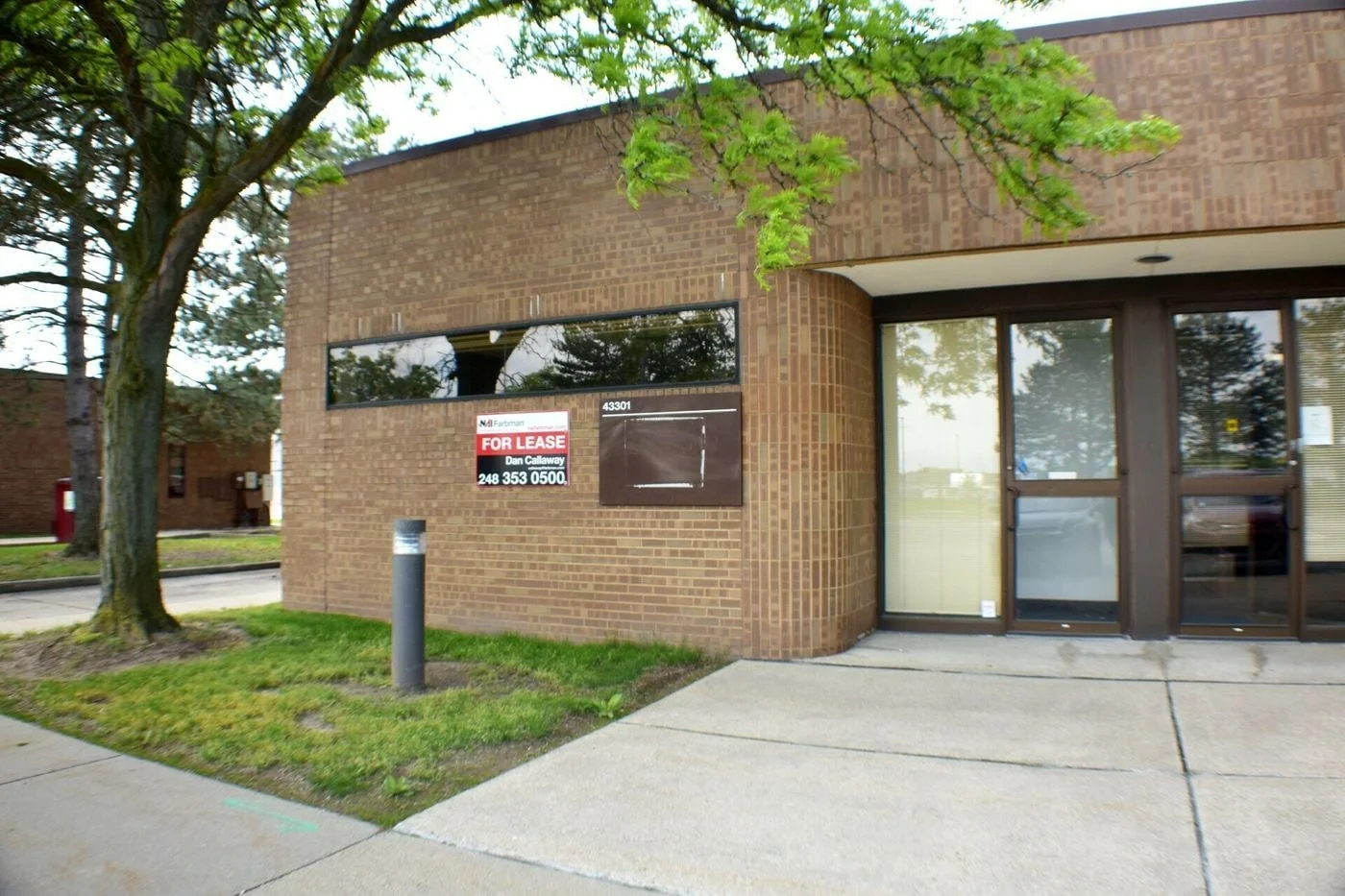 Photo 1 of 43301 Commons Dr, Clinton Township, MI 48038