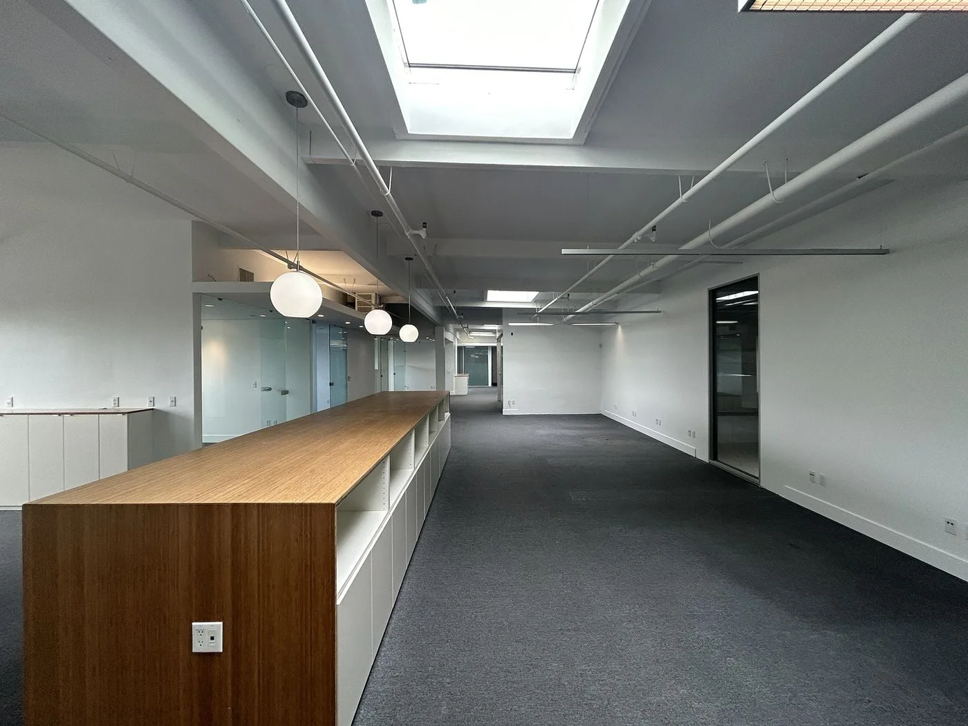 Photo 3 of 5701 Buckingham Pkwy, Culver City, CA 90230