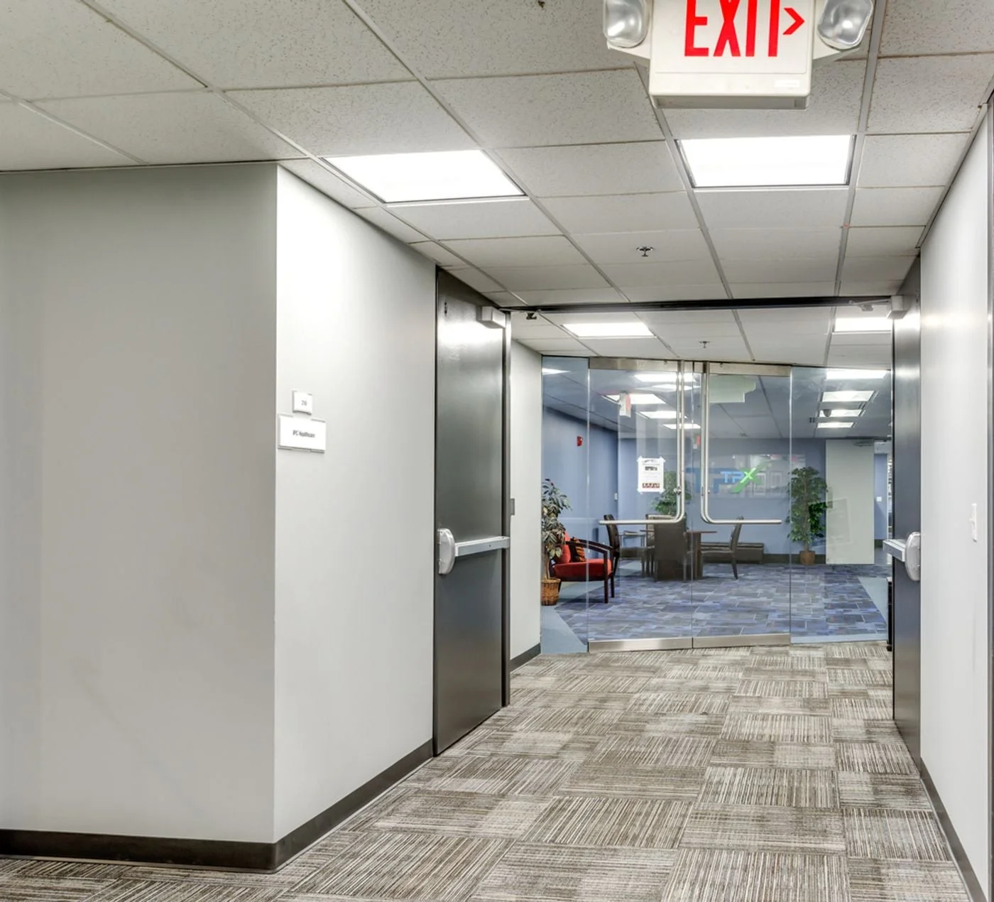 Photo 2 of 12101 Woodcrest Executive Dr, Saint Louis, MO 63141