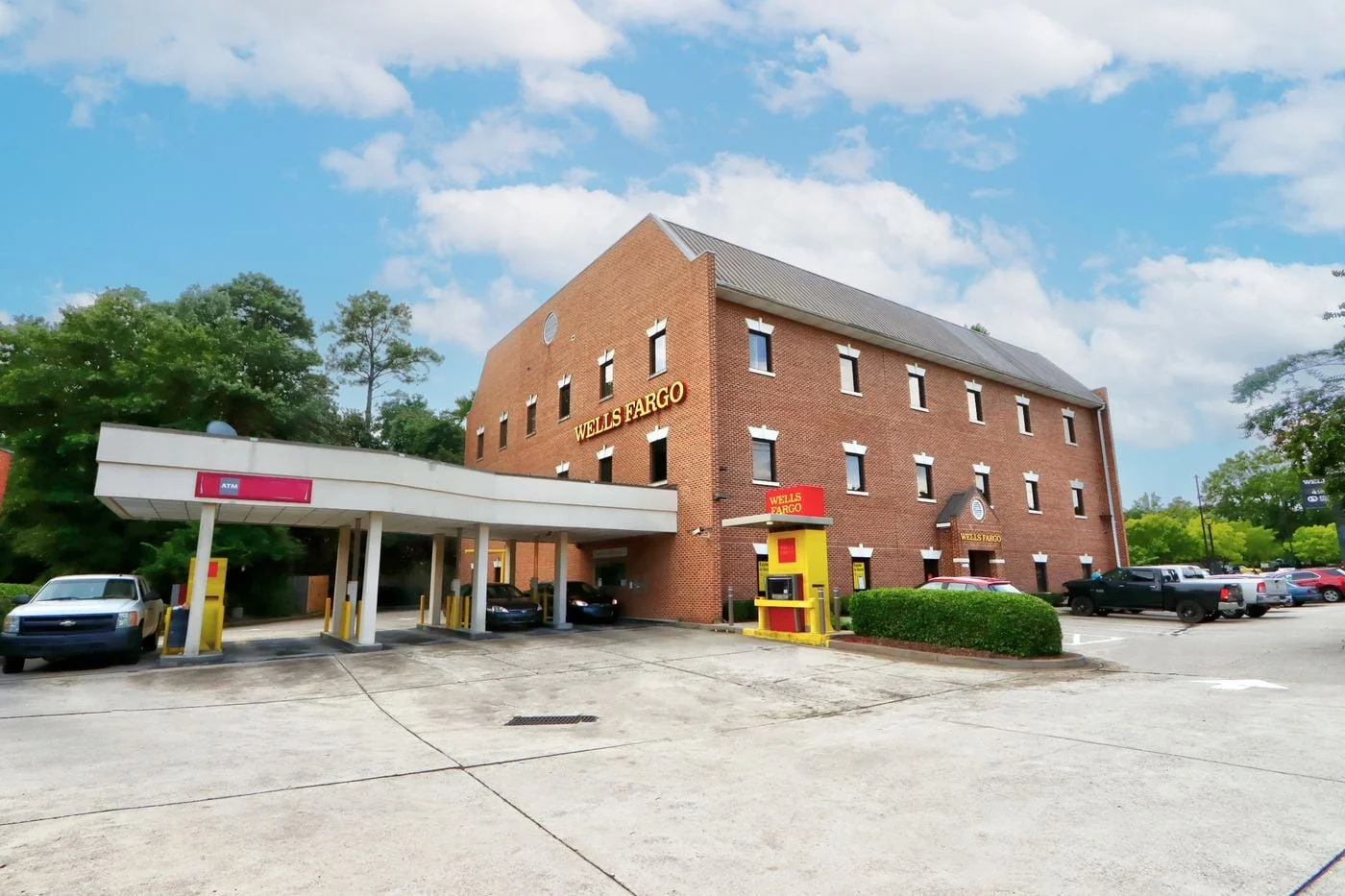 Photo 2 of 4408 Forest Dr, Columbia, SC 29206