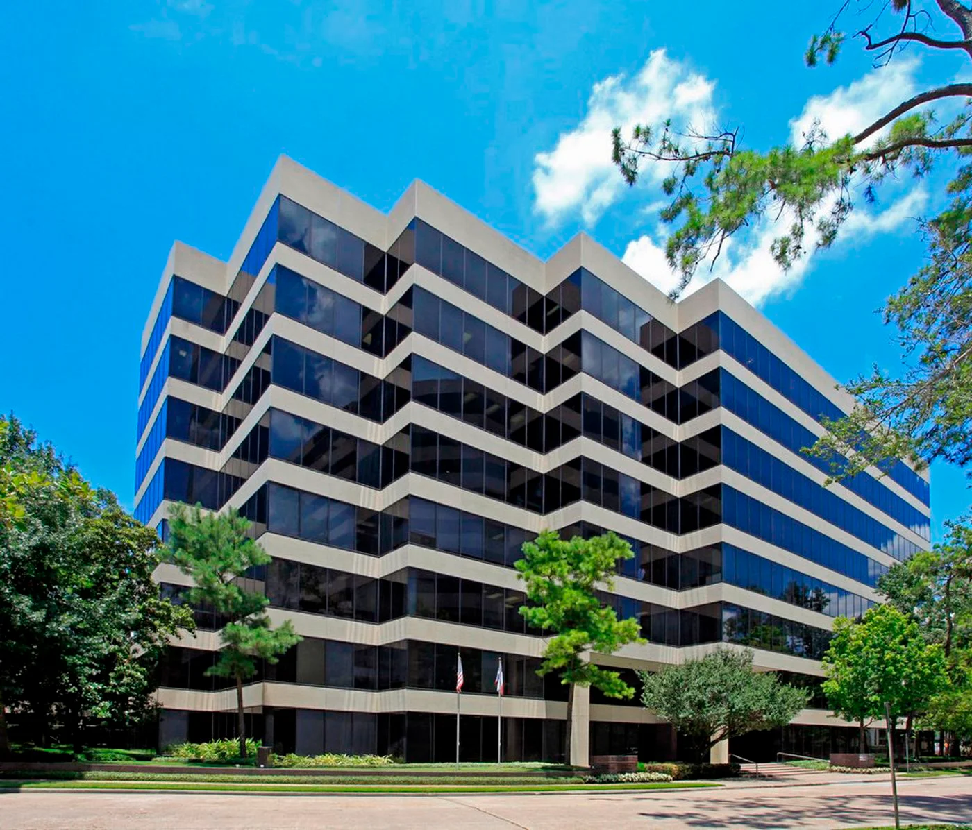 Photo 1 of 520 Post Oak Blvd, Houston, TX 77027