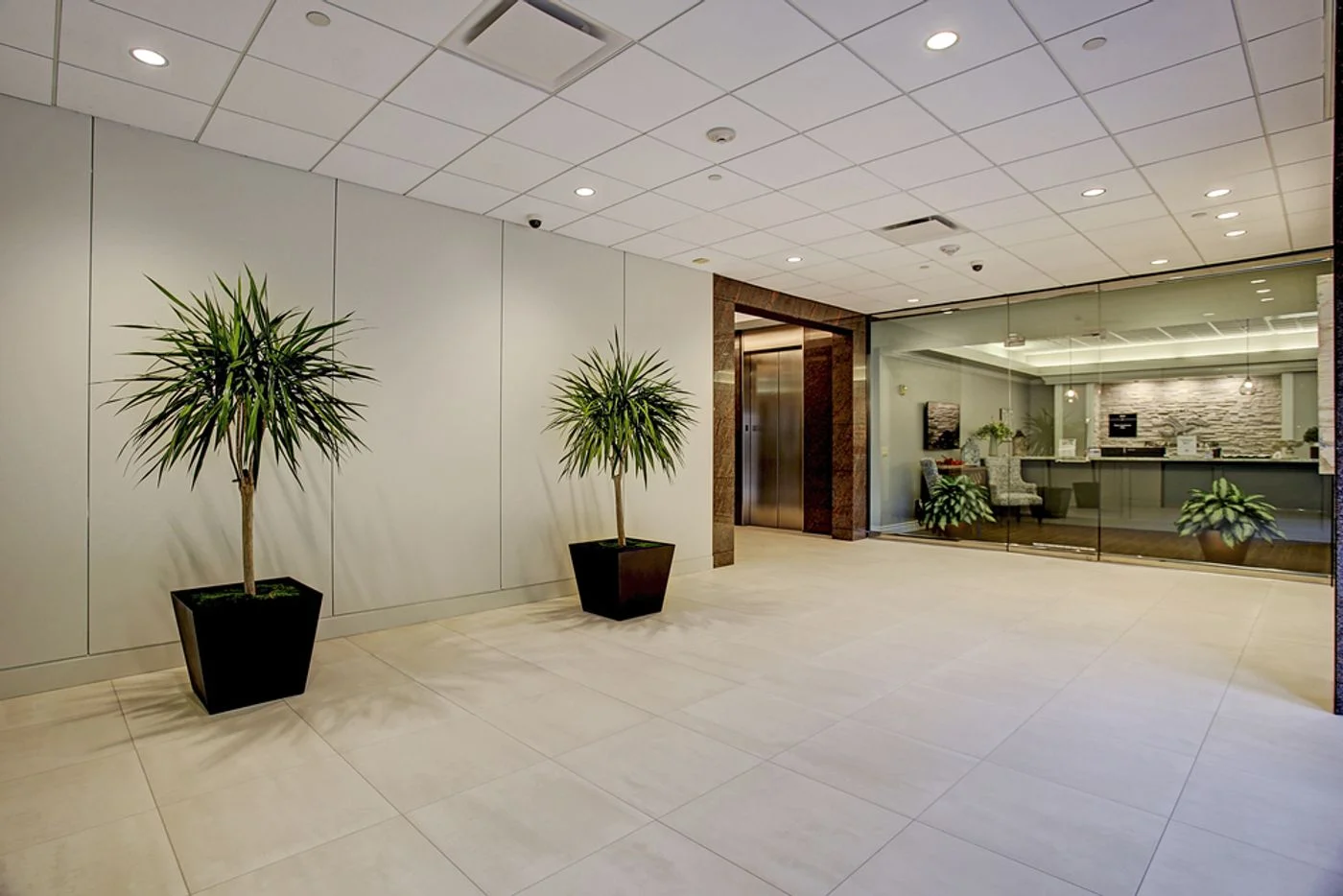 Photo 2 of 520 Post Oak Blvd, Houston, TX 77027