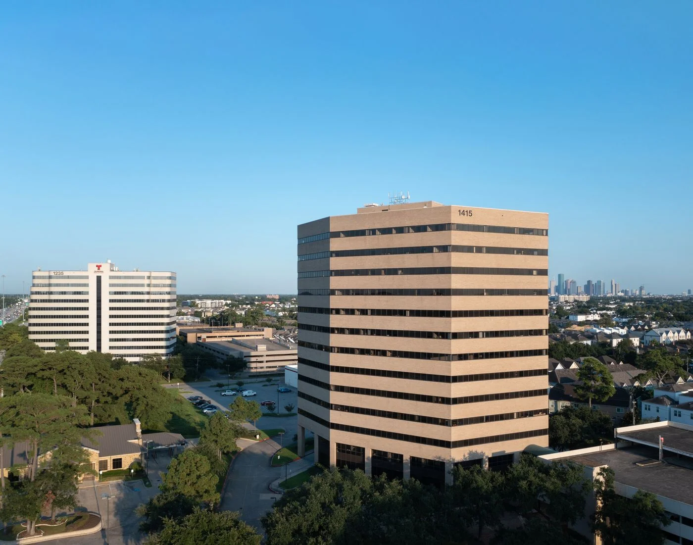 Photo-1 of 1415 North Loop W, Houston, TX 77008