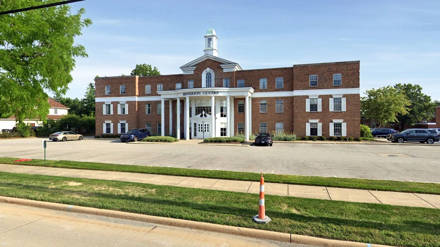 Photo 2 of 5001 Mayfield Rd, Lyndhurst, OH 44124