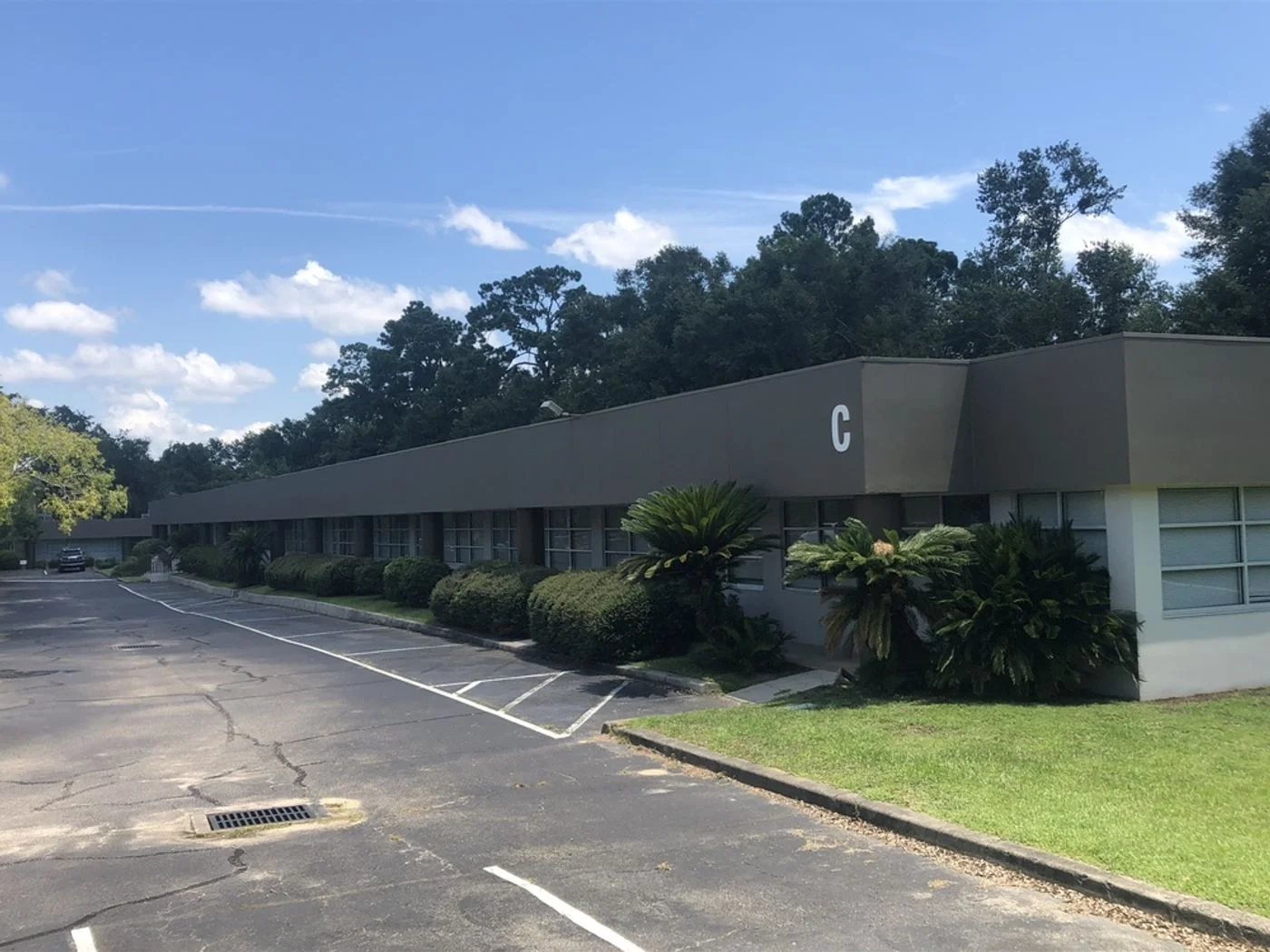 Photo 2 of 2002 Old St Augustine Rd, Tallahassee, FL 32301