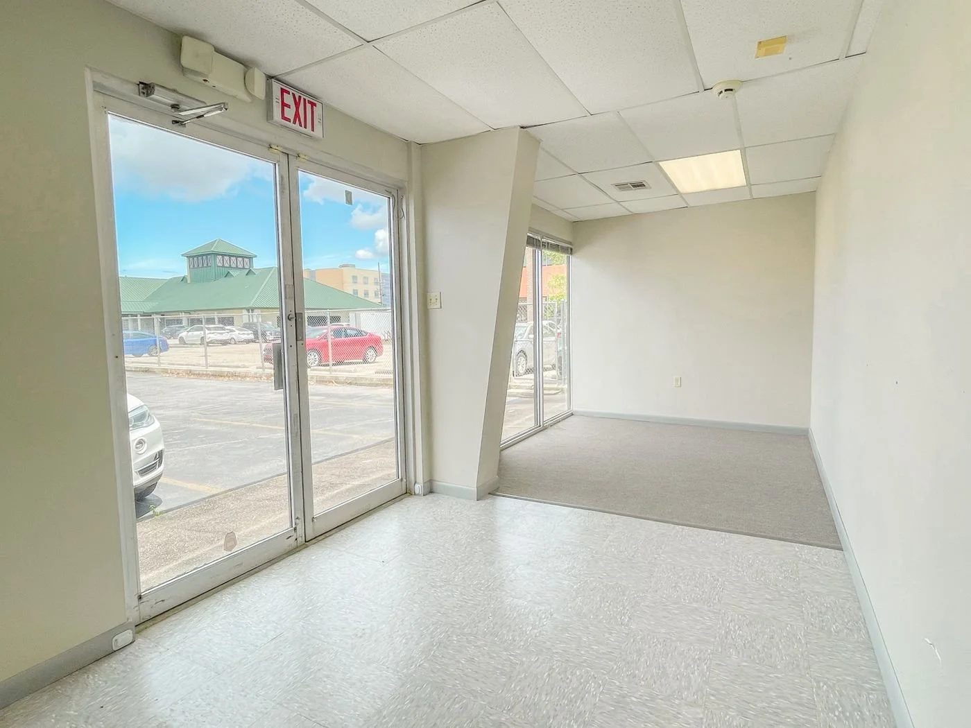 Photo-3 of 2615 Edenborn Ave, Metairie, LA 70002