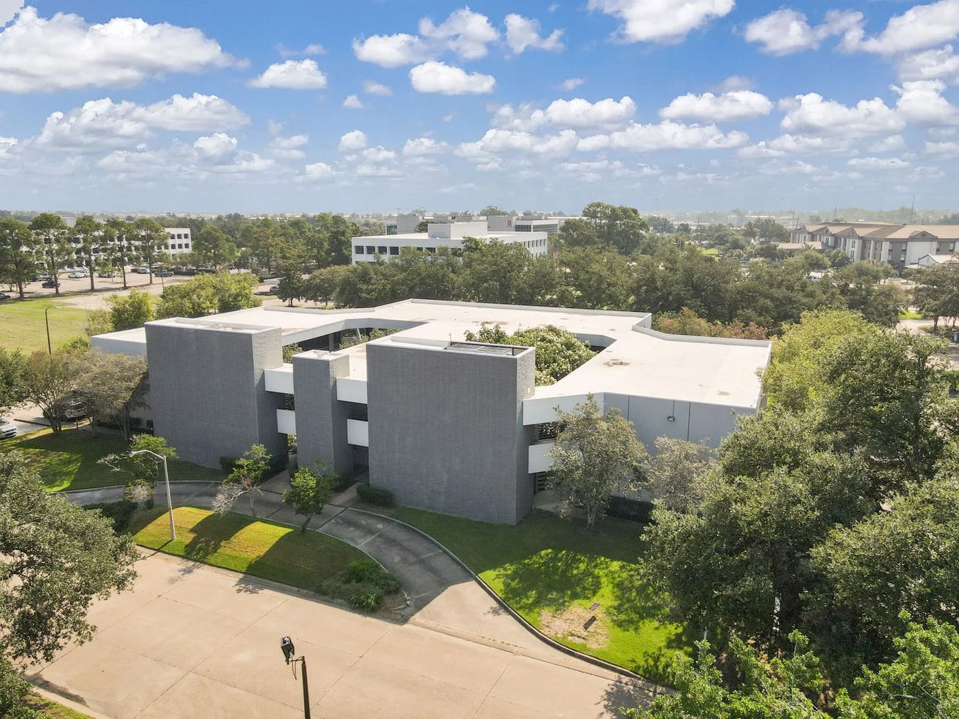 Photo 2 of 110 James Dr W, Saint Rose, LA 70087