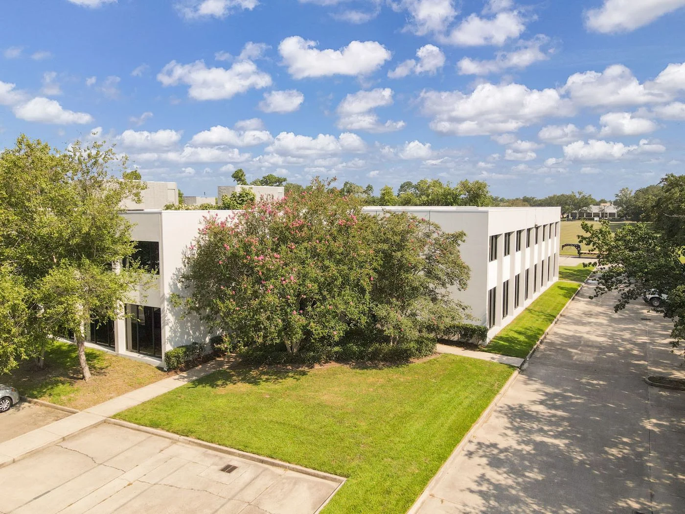 Photo 3 of 110 James Dr W, Saint Rose, LA 70087