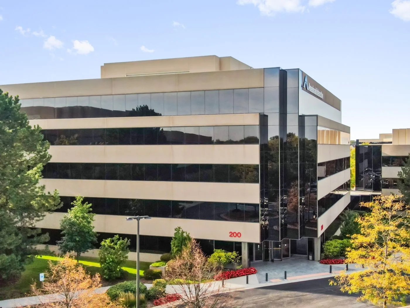 Photo 3 of 25, 75, 100, 200 & 300 Tri State International , Lincolnshire, IL 60069