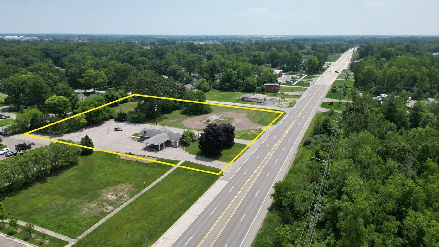 Photo 3 of 21333 Telegraph Rd, Brownstown Twp, MI 48183