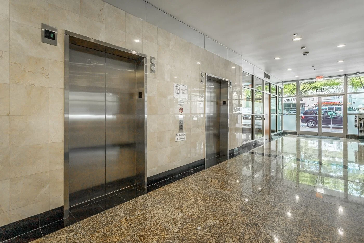 Photo 3 of 811 Broad St, Chattanooga, TN 37402