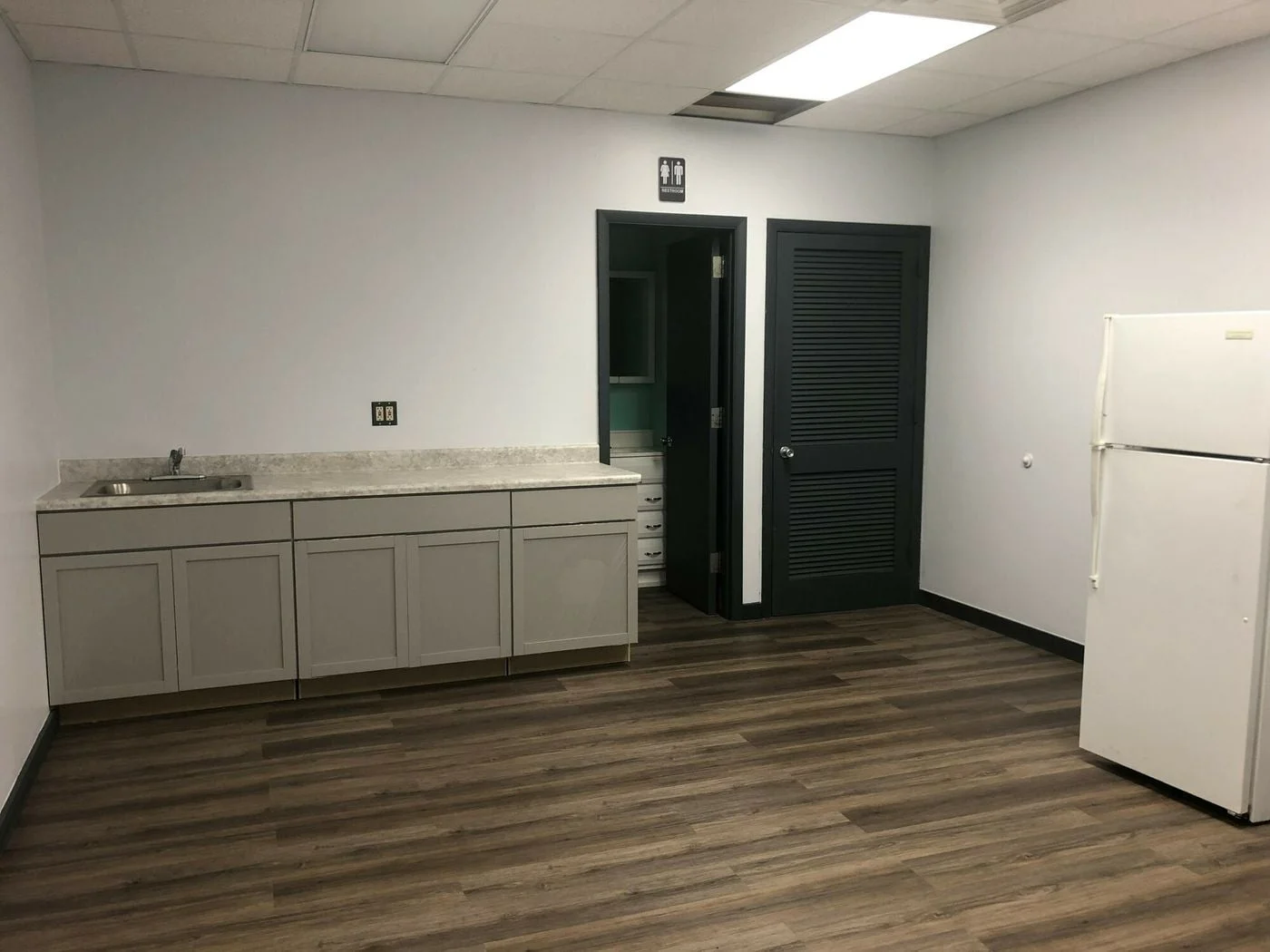 Photo 3 of 710 Morton Ave Ste S, Aurora, IL 60506