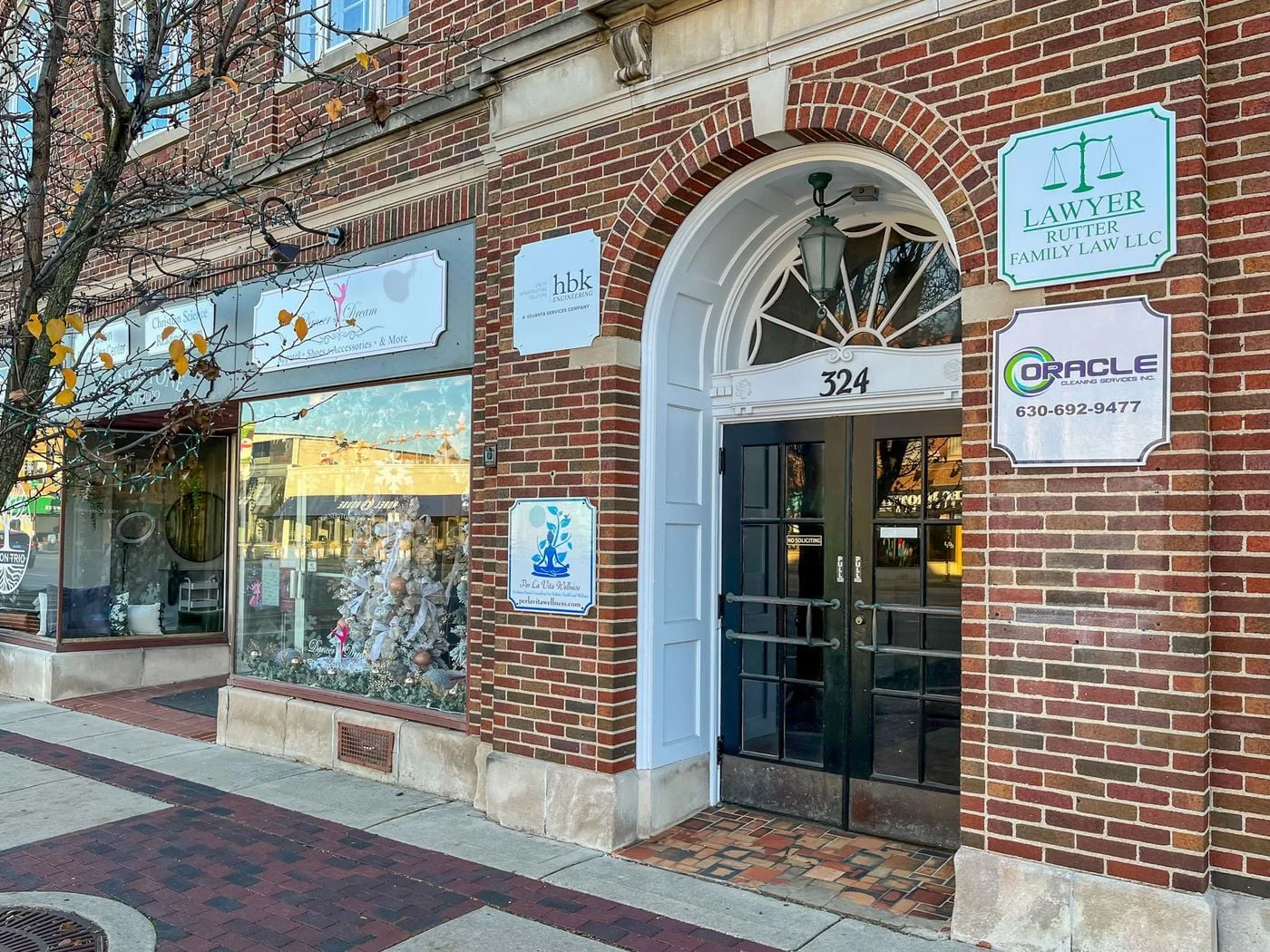 Photo 1 of 324 W State St, Geneva, IL 60134